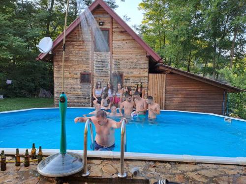 Swimmingpoolen hos eller tæt på Alaske kolibe