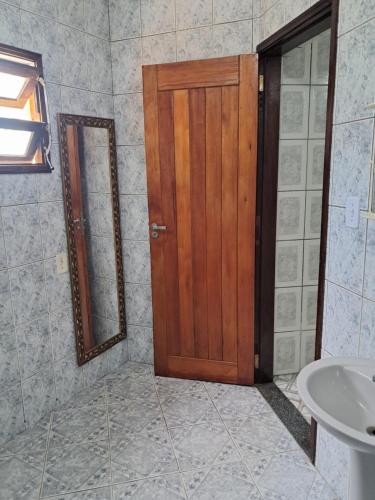 Et badeværelse på Kitnet 500m da praia