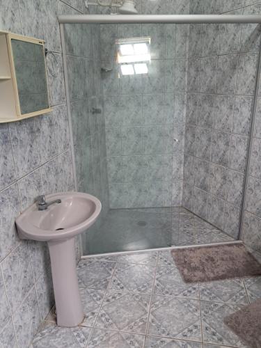 Phòng tắm tại Kitnet 500m da praia