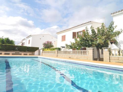 Casa elegante con piscina y terraza en L'Escala - HISP-7-90