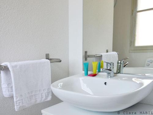 Koupelna v ubytování Maison Familiale 3 Chambres avec Terrasse - API-1-52-1340