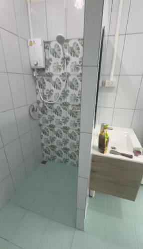 Et badeværelse på Patong View by Thainish Res - Accommodation for Rentals