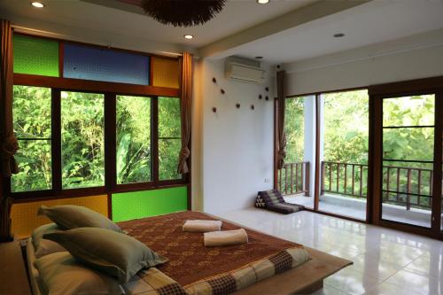 Khu vực ghế ngồi tại Open Mind Center Villas