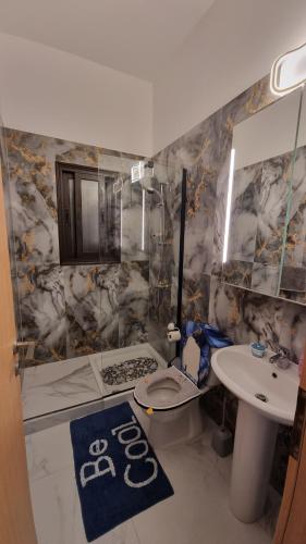 Et badeværelse på #Pissouri #Писсури 1+1bed