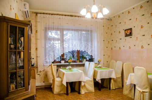 Restaurant o iba pang lugar na makakainan sa Dvoryanskiy Hotel