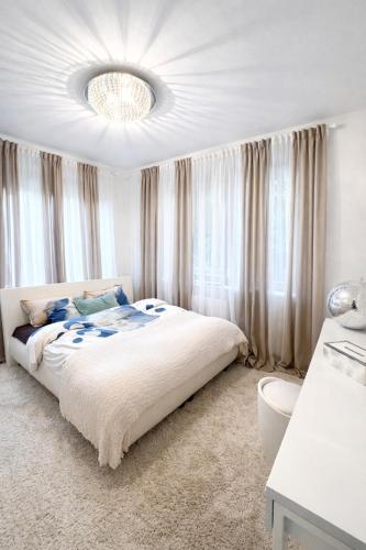 En eller flere senge i et værelse på Hill top apartment