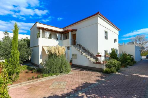 Apartments & Rooms Buble