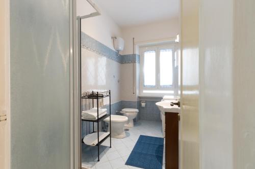 A bathroom at Casa Vacanze La Bomboniera