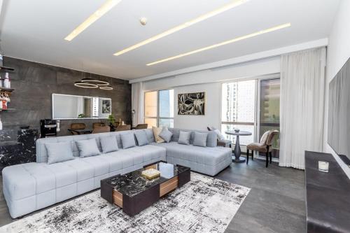 Luxury 2BR Sea View Jumeirah Beach Residence