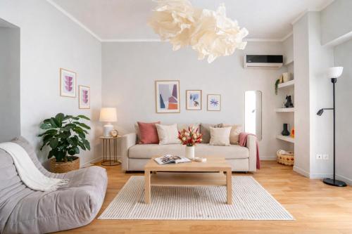 Urban Grace - In the Heart of Athens