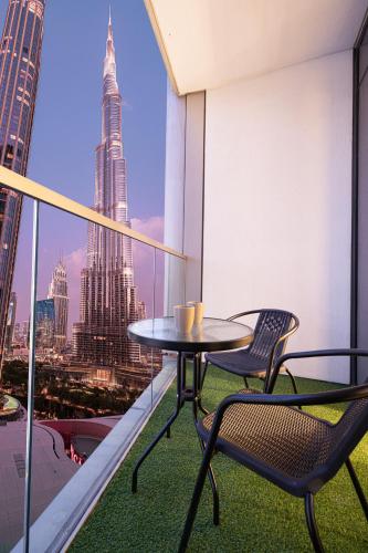 Burj Khalifa Front Ultra Luxe Designer Residence