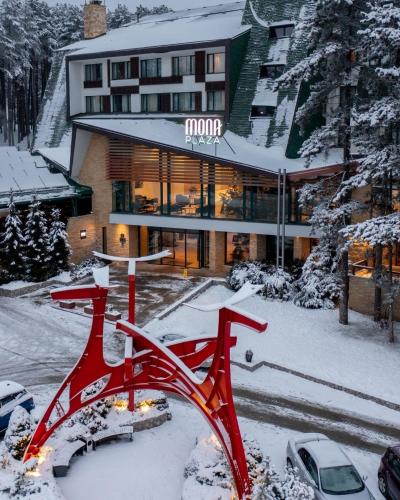 Mona Plaza Zlatibor — Property building