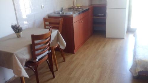 Apartment Školj 3 – Photos 2
