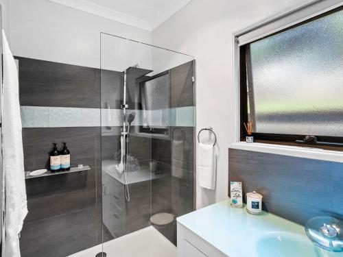 Et badeværelse på Inn Seaclusion