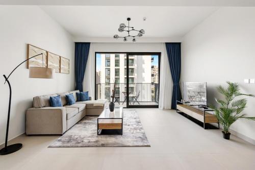 Elegant 2BR Close to Park in Park Horizon