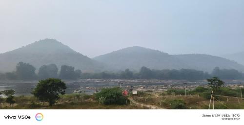 Naturlandskabet i nærheden af resortet