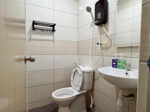 Koupelna v ubytování H Room 5min Walk to KSL JCHome By MWM