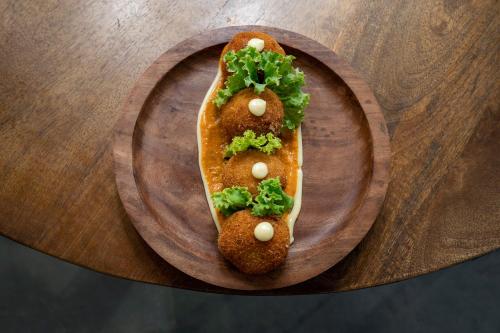 Jídlo v hotelu nebo okolí