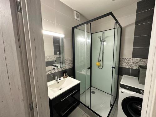 Phòng tắm tại 13th Floor SkyView Apartment High Tatras