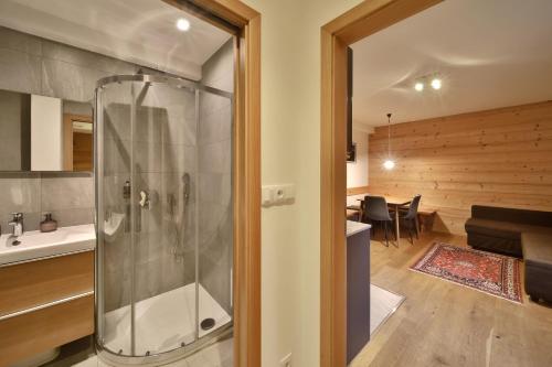 Phòng tắm tại Aparthotel Žalý