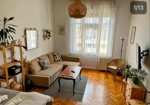 Studio Apartment at Chain-Bridge