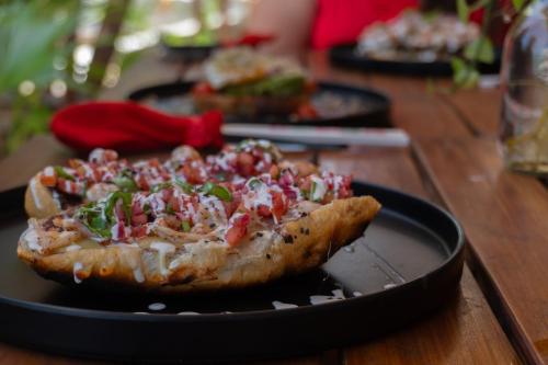 Mad på pensionatet eller i nærheden