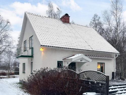 7 person holiday home in DOCKSTA om vinteren