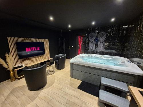 SecretBlackRoom