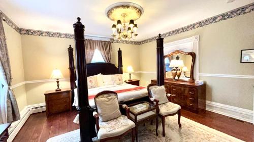 Postel nebo postele na pokoji v ubytování Barker House 3# Suite-heart of oldtown