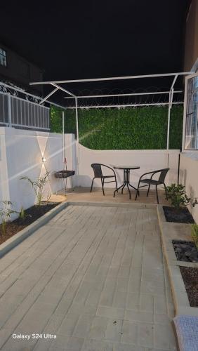 En balkon eller terrasse på HMT Luxury Holiday Apartment