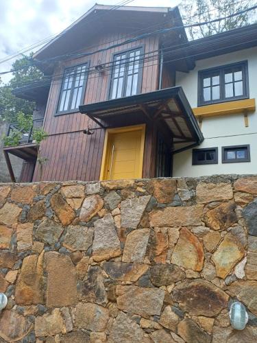 Tòa nhà nơi nhà nghỉ dưỡng tọa lạc