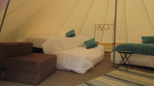 Camera con 2 Letti in Tenda di Achibueno Glamping a Linares