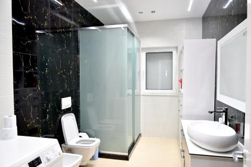 Et badeværelse på The White Villa