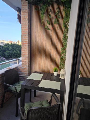 CG320 - Apartment with Private Terrace, AC and Lift - Central Torremolinos