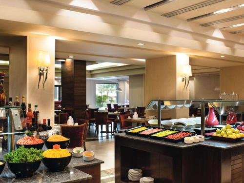 Mad på resortet eller i nærheden