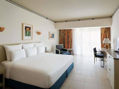 Room Superior King Room with Pool View and Beach Side - Ground Floor - 3