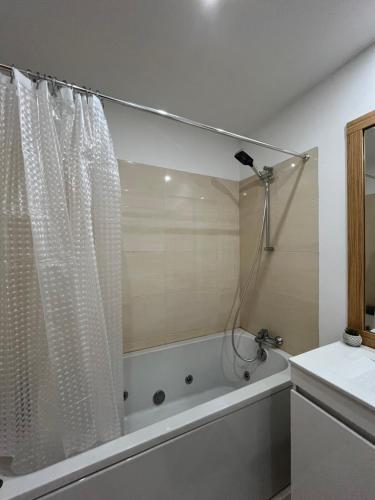 Et badeværelse på Alojamento Local Pando