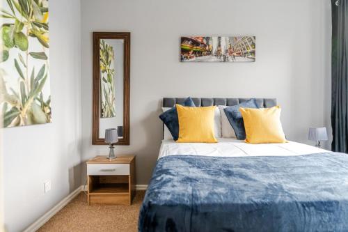 Modern Three Bedroom House Free parking wifi photo 23