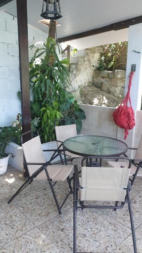 En terrasse eller udendørsområde på Bela vista