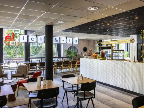 En restaurant eller et andet spisested på ibis Strasbourg Centre Les Halles
