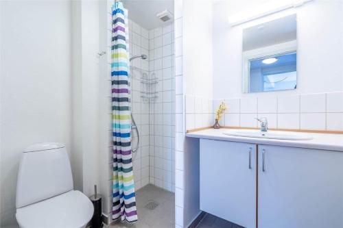 Et badeværelse på 894-Hvide-Sande-Bredgade-1-nr-4