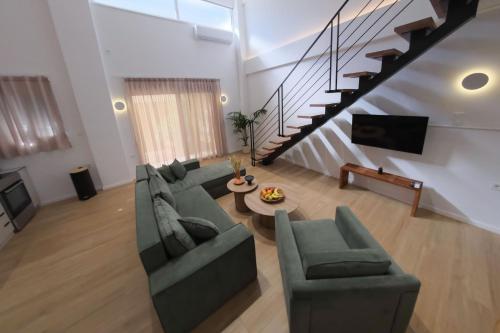 Hanim 2BR Loft Apartment - Garden & Indoor Parking