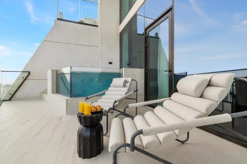 Stylish 1BR with Private Pool Near Circle Mall