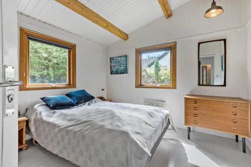 En eller flere senge i et værelse på R746-Rodvig-Kaspervej-4