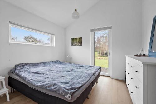 En eller flere senge i et værelse på 1083-Stege-Ulvshale-Berberisvej-30