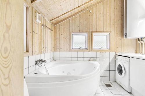 Et badeværelse på 3306-Stege-Bunden-7