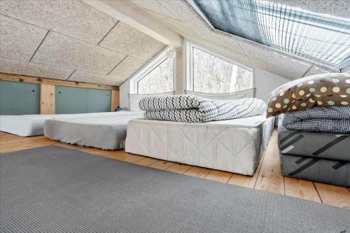 En eller flere senge i et værelse på 2027-Stege-Ulvshalevej-257