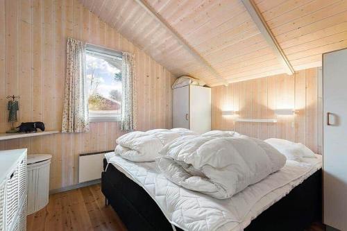 En eller flere senge i et værelse på R968-Rodvig-Skovstumperne-8