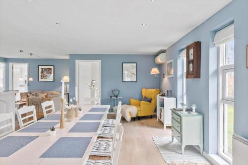 Giường trong phòng chung tại 3036-Stege-Bundgarnet-36