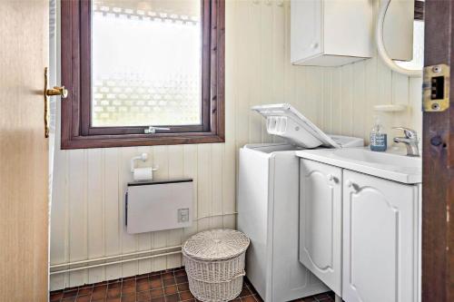 Køkken eller tekøkken på R845-Rodvig-Maelskifterne-51